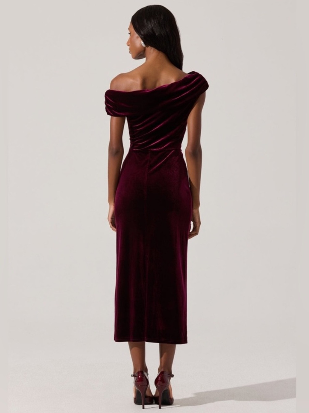 ASTR Tue Label Off The Shoulder Velvet Formal Dress Size Medium Wine Burgundy - Picture 4 of 13